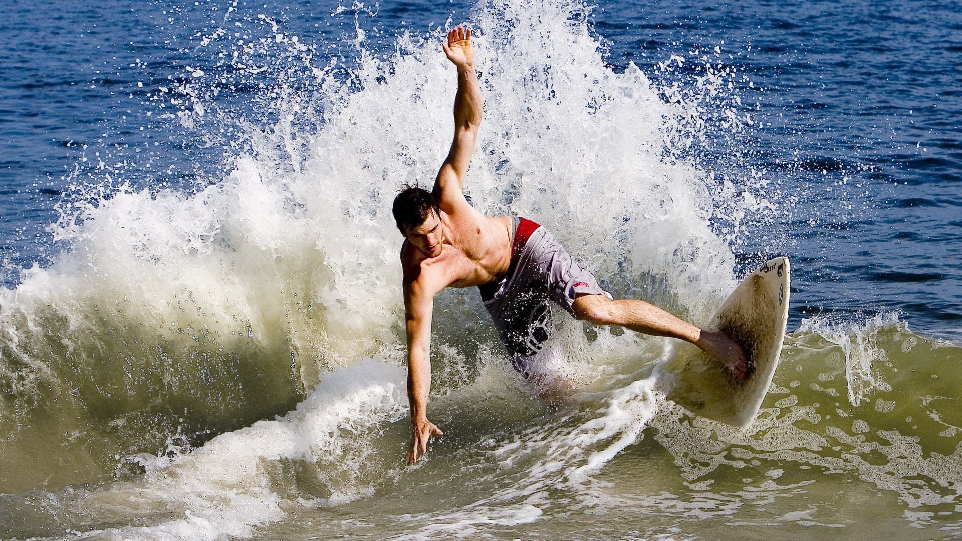 中超球队中场组织能力提升明显，中超16支球队主场球场